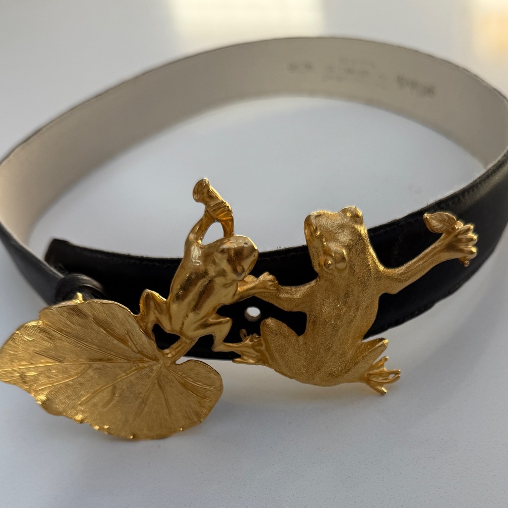 Gail LaBelle Gold Frog Black Leather Belt - Picture 4 of 10